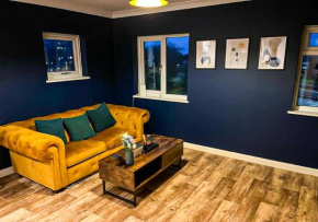 Stylish & Modern Apartment - Southend Stays